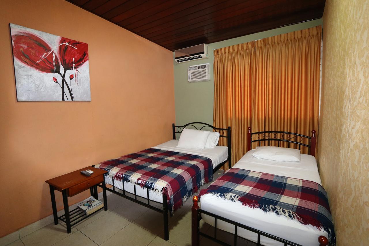 Hostal Cocos Inn Panama  Extérieur photo