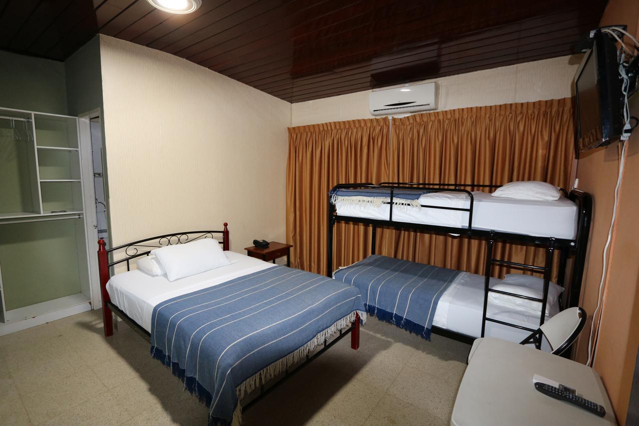 Hostal Cocos Inn Panama  Extérieur photo