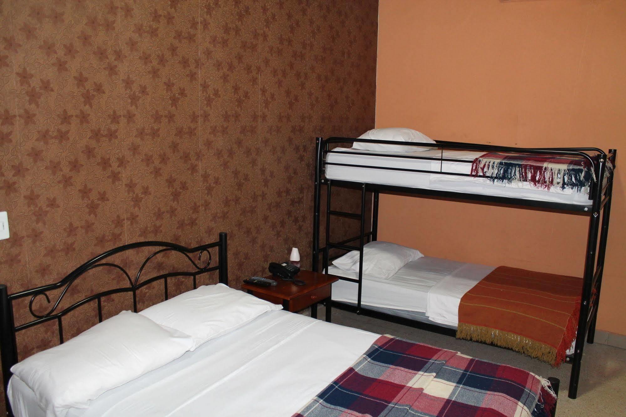 Hostal Cocos Inn Panama  Extérieur photo